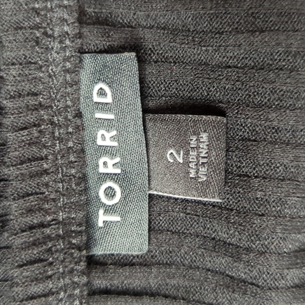 Torrid Off-Shoulder Ribbed Top - Picture 5 of 8